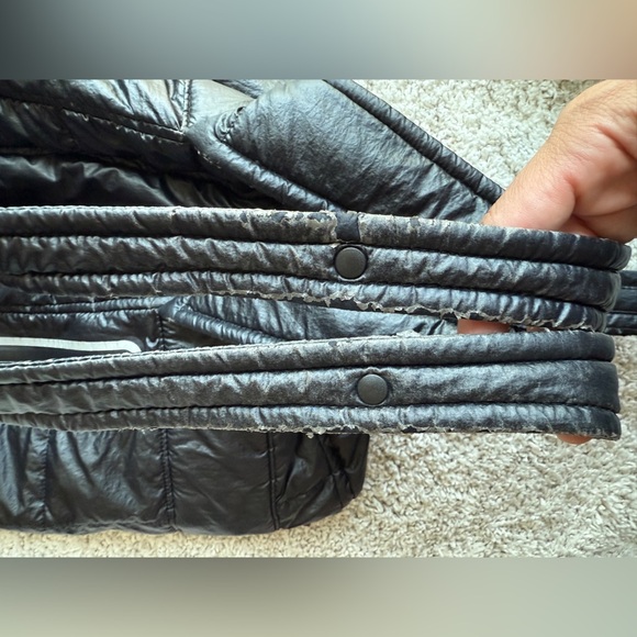 Nike Black Puff Gym Bag with Neon Reddish Orange Interior - Picture 10 of 16